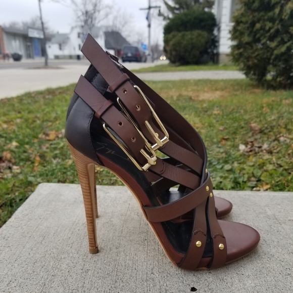 Giuseppe Zanotti Designer Heels - Picture 1 of 5